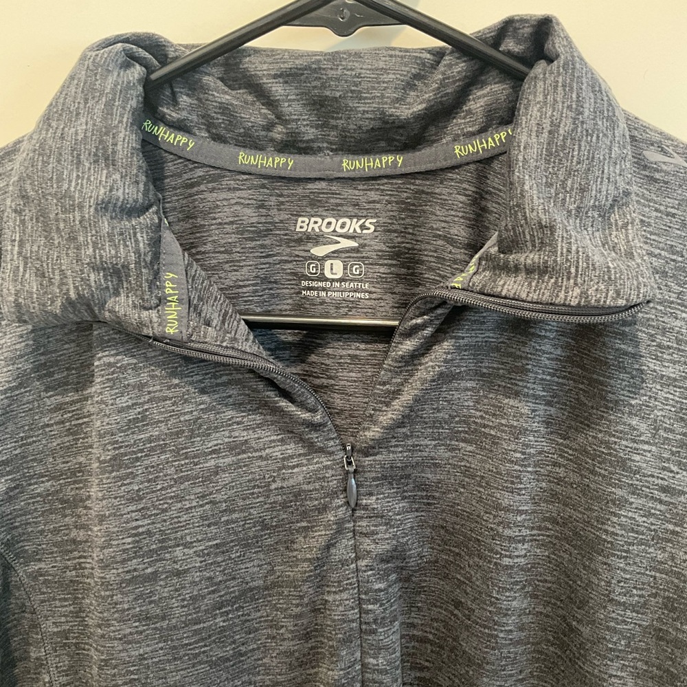 Brooks Run Happy 1/4 Zip Women's Large Pull Over Long Sleeve Thumb Hole Pocket - Picture 2 of 5